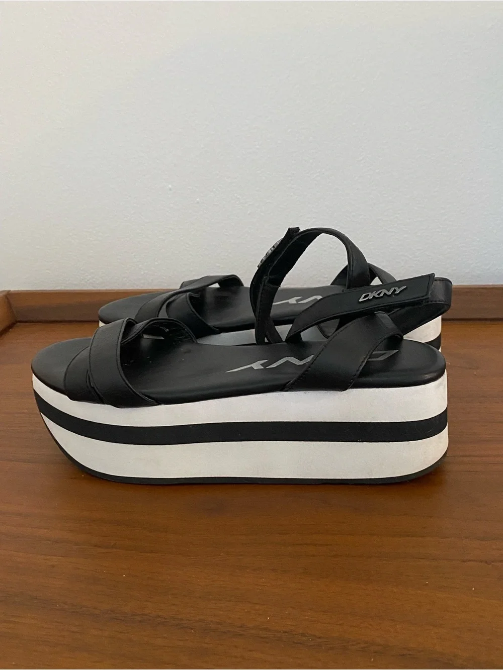 DKNY Black & White Leather Platform Sandals Ankle Strap